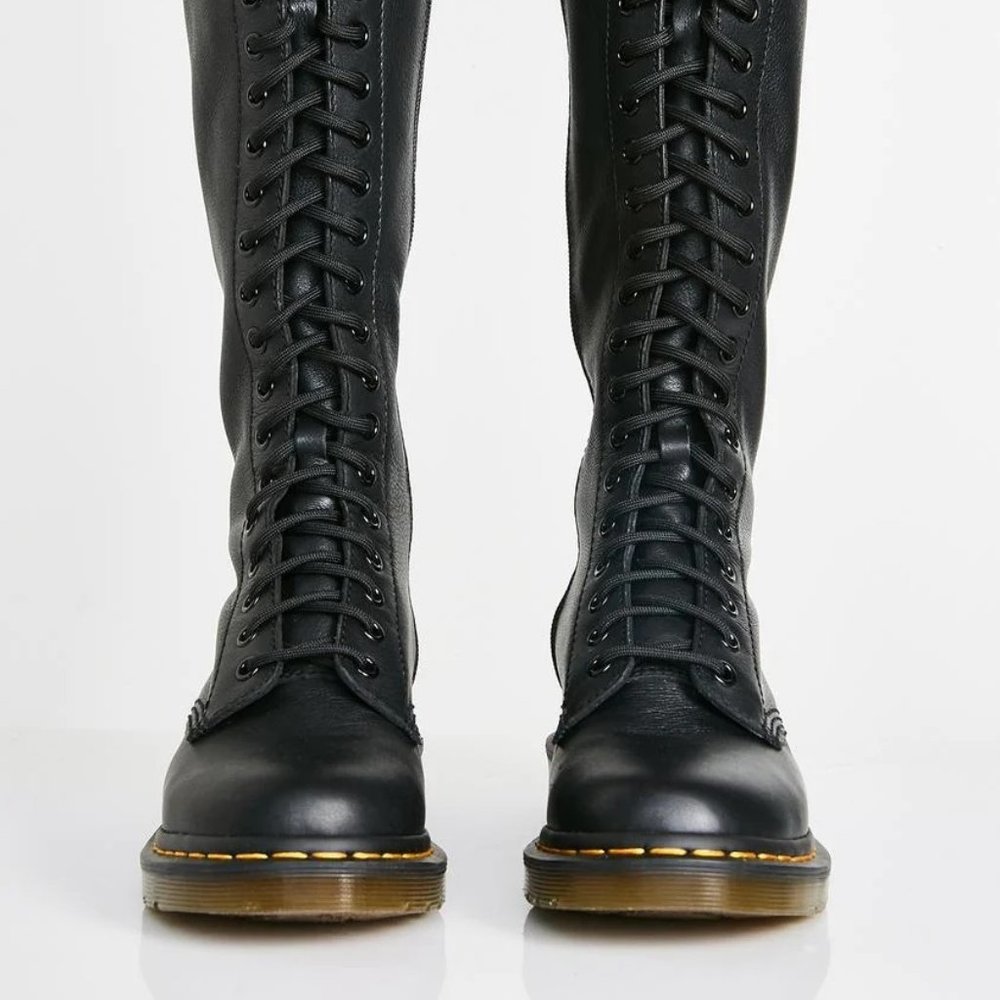 Dr. Martens 1B60 Tall Boot